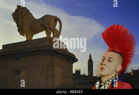 Matt Belgrano 'le gentilhomme' punk à l'extérieur du Parlement. Londres. L'Angleterre. UK. L'Europe. Circa 1980 Banque D'Images