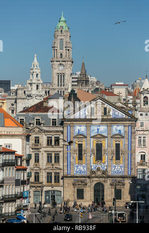Porto, Portugal, le 18 janvier 2018 : la vue quotidienne de la vieille ville de Porto, au Portugal. Banque D'Images