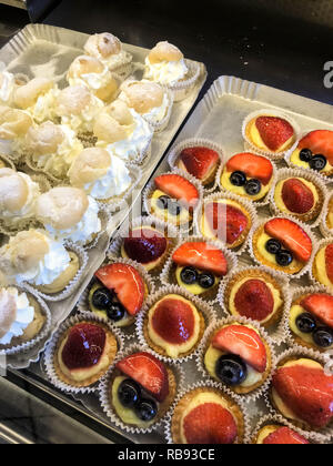 Desserts affiche dans un magasin Banque D'Images