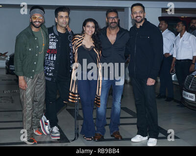 Mumbai, Inde, le 7 jan 2019 : Bollywood acteur Ranveer Singh, rohit shetty ,karon jahor ajay devgan et est venu à karan on jahor house pour film SIMBA succès partie aat khar à Mumbai en Inde le 7 jan 2019 . Photo par Prodip Guha Banque D'Images