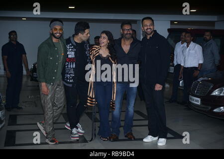 Mumbai, Inde, le 7 jan 2019 : Bollywood acteur Ranveer Singh, rohit shetty ,karon jahor ajay devgan et est venu à karan on jahor house pour film SIMBA succès partie aat khar à Mumbai en Inde le 7 jan 2019 . Photo par Prodip Guha Banque D'Images