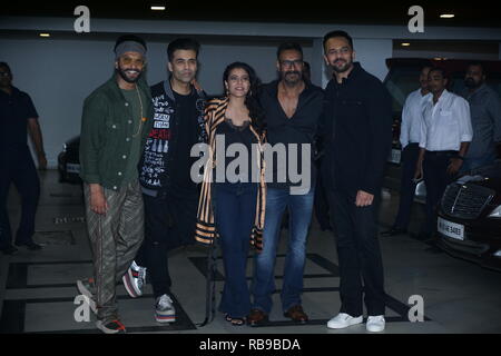 Mumbai, Inde, le 7 jan 2019 : Bollywood acteur Ranveer Singh, rohit shetty ,karon jahor ajay devgan et est venu à karan on jahor house pour film SIMBA succès partie aat khar à Mumbai en Inde le 7 jan 2019 . Photo par Prodip Guha Banque D'Images