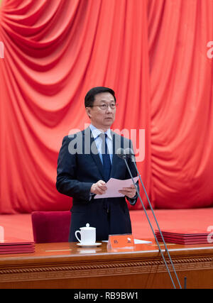 (190108) -- BEIJING, 8 janvier 2019 (Xinhua) -- le vice-Premier ministre chinois Han Zheng, également membre du Comité permanent du Bureau politique du parti communiste de Chine Comité Central, préside une cérémonie annuelle en l'honneur d'éminents scientifiques, ingénieurs, et leurs réalisations en recherche dans Beijing, capitale de la Chine, le 8 janvier 2019. (Xinhua/Xie Huanchi) Banque D'Images