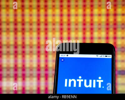 7 janvier 2019 - Kiev, Ukraine - Intuit software logo de l'entreprise vu affichée sur un téléphone intelligent. (Crédit Image : © Igor Golovniov/SOPA des images à l'aide de Zuma sur le fil) Banque D'Images