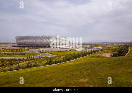 Baku, Azerbaïdjan : le jour de match au Stade Olympique de Bakou . Il y a de la verdure autour du stade olympique de Bakou Banque D'Images