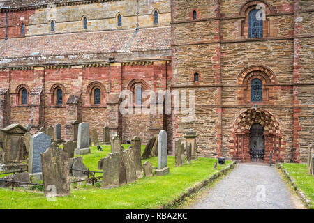 La Cathédrale St Magnus à Kirkwall, Orkney Isles, Ecosse, Royaume-Uni, Europe. Banque D'Images