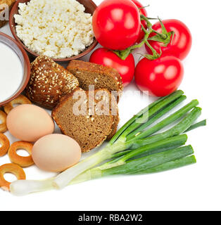 Ensemble d'aliments utiles isolé sur fond blanc Banque D'Images