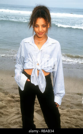 MALIBU, CA - 25 juillet : L'actrice Bianca Lawson assiste à la 3e compétition de surf de célébrité le 25 juillet 1993 à Malibu Surfrider Beach à Malibu, en Californie. Photo de Barry King/Alamy Stock Photo Banque D'Images