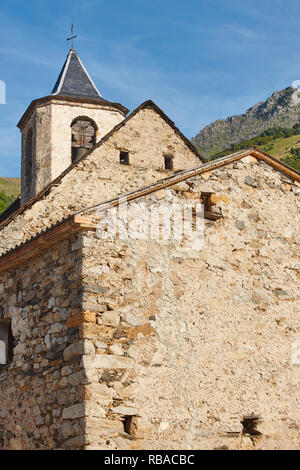 Pierre ancien clocher de l'église dans la région de Lleida, Espagne. L'horizontale Banque D'Images