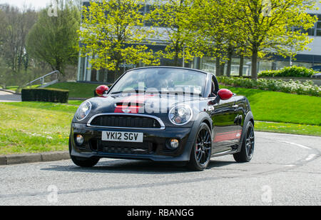 2012 R57 Mini Cooper JCW forme la petite voiture décapotable Banque D'Images