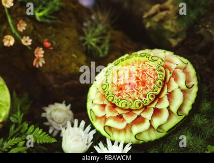 Sculptures sur fruits et légumes sculpture sur fruits thaïlandais d'affichage, Banque D'Images