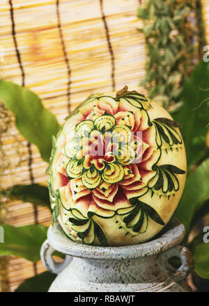 Sculptures sur fruits et légumes sculpture sur fruits thaïlandais d'affichage, Banque D'Images