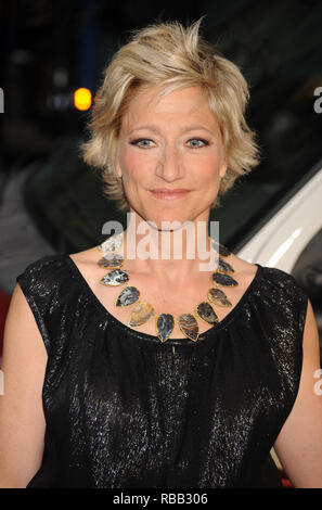 Edie Falco lors de la première mondiale de Showtime's 'Nurse Jackie' au Directors Guild Theatre Le 2 juin 2009 à New York City Crédit : Dennis Van Tine/MediaPunch Banque D'Images