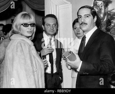 Monica Vitti, Pasquale festa campanile, erminia ferrari, Nino Manfredi, lors de la première du film docteur zivago, Rome, 1965 Banque D'Images