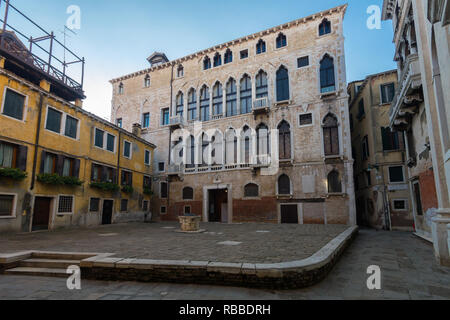 Palazzo Palazzo Fortuny à Venise, accueil d'artistes et designers Espagnol Mariano Fortuny y Madrazo, l'un des meilleurs musées de Venise & fine arts appliqués Banque D'Images