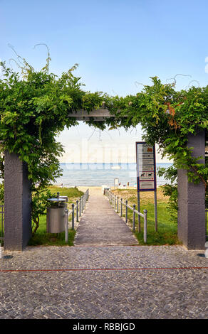 Loin de la ville à la plage. Binz sur l'île de Rügen dans la mer Baltique. Mecklenburg-Vorpommern, Allemagne Banque D'Images