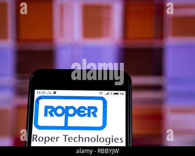 Roper Technologies, Inc. logo vu affichée sur téléphone intelligent. Banque D'Images