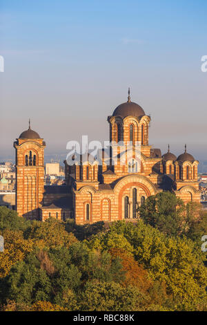 Serbie, Belgrade Vue sur St Mark's Church in Tasmajdan Park Banque D'Images