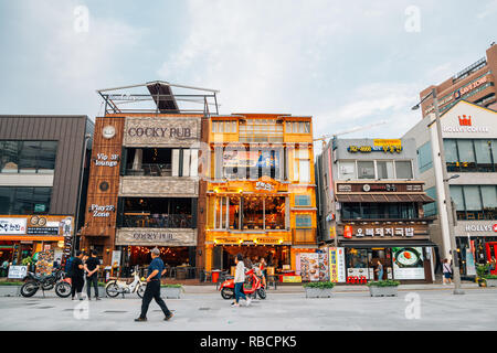 Busan, Corée - 23 septembre 2018 : Haeundae Beach Restaurant street Banque D'Images