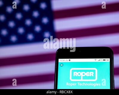 8 janvier 2019 - Kiev, Ukraine - Roper Technologies, Inc. logo vu affichée sur un téléphone intelligent. (Crédit Image : © Igor Golovniov/SOPA des images à l'aide de Zuma sur le fil) Banque D'Images