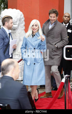 Lady Gaga et Bradley Cooper assister au Théâtre chinois de Grauman héberge Sam Elliott Part et cérémonie empreinte de théâtre chinois de Grauman le 7 janvier 2019 à Hollywood, Californie. Dans le monde d'utilisation | Banque D'Images