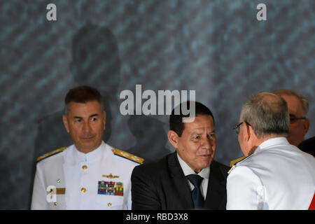 Brasilia, Brésil. 09Th Jan, 2019. DF - Brasilia - 09/01/2019 - Possession de le commandant général de la Marine - Hamilton Général Mourão, Vice-président de la République, au cours de l'inauguration ce mardi 9 janvier, d'Ilques Junior Barbosa comme commandant général de la Marine dans une solennité qui a eu lieu dans le Club de la Marine. Photo : Mateus Bonomi/AGIF : Crédit AGIF/Alamy Live News Banque D'Images