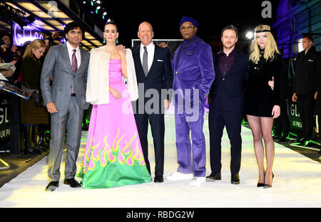 M. Night Shyamalan (l-r) Sarah Paulson, Bruce Willis, Samuel K. Jackson, James McAvoy, et Anya Taylor-Joy assistant à la vitre Première européenne tenue à l'Curzon Mayfair, Londres. Banque D'Images