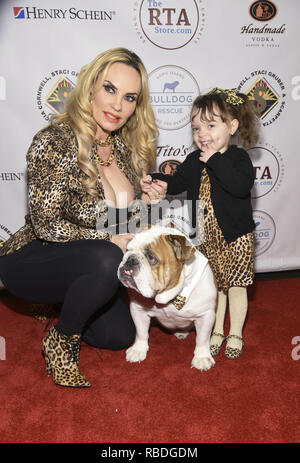 La femme de Ice-T Austin Coco Chanel et leur fille assister à 'Bash pour le bénéfice des Bulldogs pour Long Island Dog Rescue tenue au Kimmel Center NYU, Rosenthal Pavilion comprend : Coco Chanel Nicole Austin, moelle osseuse, où : New York City, New York, United States Quand : 07 Déc 2018 Crédit : Rob riche/WENN.com Banque D'Images