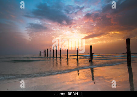 Sunrise grand matin Kuwait Koweït Beach Banque D'Images