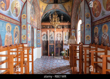 SIFNOS, GRÈCE - 12 septembre 2018 : Intérieur de la chapelle d' Agios Syméon construite en 1667 sur l'Siffnos island, Cyclades, Grèce Banque D'Images