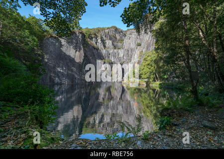 Llyn Padarn Vivian Carrière à country park Llanberis North Wales Banque D'Images