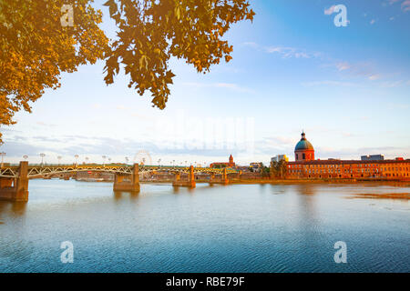 Panorama de la rivière Garonne à Toulouse Banque D'Images