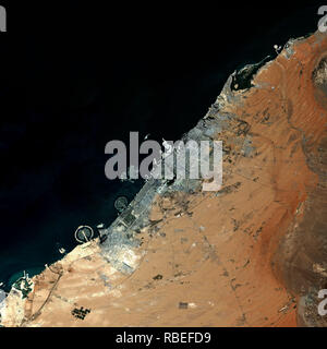 Image satellite haute résolution de Dubaï / Emirats Arabes Unis - contient des données Sentinel Copernicus modifié [2018] Banque D'Images