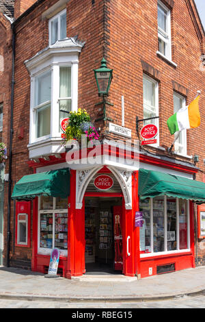 Bureau d'angle avec distributeur de billets, Bailgate, Lincoln, Lincolnshire, Angleterre, Royaume-Uni Banque D'Images