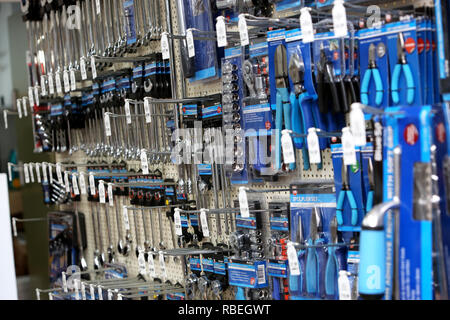 Vue générale d'un outil et de matériel shop à Chichester, West Sussex, UK. Banque D'Images