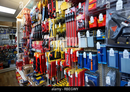 Vue générale d'un outil et de matériel shop à Chichester, West Sussex, UK. Banque D'Images
