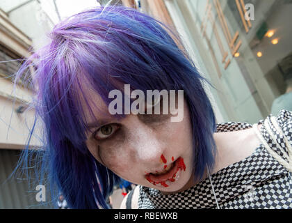 En participant pleinement à la Costume et maquillage Zombie Walk Birmingham - 18 juin 2016, Birmingham, Angleterre Banque D'Images