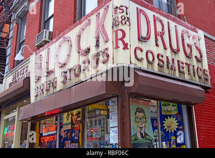 Bloquer les pharmacies Pharmacie de façade, en rouge, néon, 101 2nd Avenue, New York, NY 10003, USA - Est 1885, par bloc Russe Alexander Banque D'Images