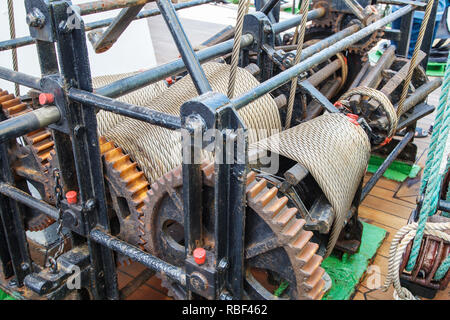 Treuil Corde acier navire libre en plein air Banque D'Images