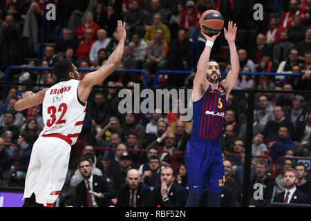 Foto Claudio Grassi/LaPresse 09 gennaio 2019 Assago (MI) Italia sport basket AX Armani Exchange Olimpia Milano vs FC Barcelone - Lassa Turkish Airlines Eurolega 2018/2019 - Mediolanum Forum. Nella foto : Pau Ribas (# 5 FC Barcelone Lassa) al tiro Photo Claudio Grassi/LaPresse Janvier 09, 2019 Assago (MI) Italie sport basket AX Armani Exchange Olimpia Milan vs FC Barcelone - Lassa Turkish Airlines EuroLeague 2018/2019 - Mediolanum Forum. dans la pic : Pau Ribas (# 5 FC Barcelone) tournage de Lassa Banque D'Images