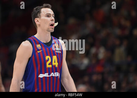 Foto Claudio Grassi/LaPresse 09 gennaio 2019 Assago (MI) Italia sport basket AX Armani Exchange Olimpia Milano vs FC Barcelone - Lassa Turkish Airlines Eurolega 2018/2019 - Mediolanum Forum. Nella foto : Kyle Kuric (# 24 FC Barcelone) Photo de Lassa Claudio Grassi/LaPresse Janvier 09, 2019 Assago (MI) Italie sport basket AX Armani Exchange Olimpia Milan vs FC Barcelone - Lassa Turkish Airlines EuroLeague 2018/2019 - Mediolanum Forum. dans la pic : Kyle Kuric (# 24 FC Barcellona Lassa) Banque D'Images