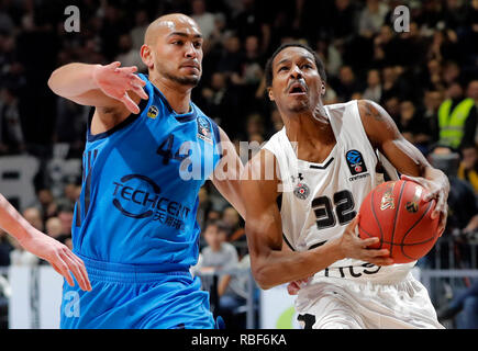 Belgrade. Jan 9, 2019. Partizan's Alex Renfroe (R) rivalise avec Alba's Stefan Peno pendant les 16 premiers match de basket Eurocup 2ronde entre Partizan et Alba à Belgrade, Serbie le 9 janvier 2019. Partizan remporté 78-66. Credit : Predrag Milosavljevic/Xinhua/Alamy Live News Banque D'Images