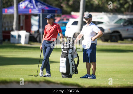 Honolulu, Hawaii, USA. Jan 9, 2019. Champ Cameron et sa caddie attendre leur tour pendant le Pro/Am jour avant l'ouverture de Sony à Waialae Country Club à Honolulu, Hawaï. Glenn Yoza/CSM/Alamy Live News Banque D'Images