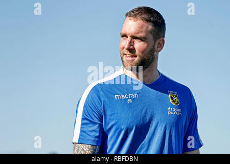 ALCANTARILHA , ALGARVE , Amendoeira Golf Resort , 10-01-2019 Camp de formation , Vitesse , football , saison 2018 de l'Eredivisie néerlandaise - 2019 . Vitesse physiothérapeute Jesper Gabriels au cours de la formation. Banque D'Images