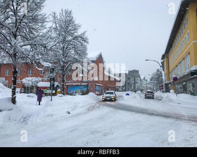 Munich, Bavière, Allemagne, le 10 janvier 2019. Un blizzard passe au-dessus de l'Allemagne du sud, couvrant la région de neige et de prévenir un grand nombre de personnes de voyager. Credit : Nicole verre / Alamy Live News. Banque D'Images