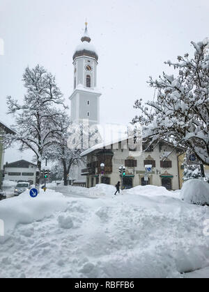 Munich, Bavière, Allemagne, le 10 janvier 2019. Un blizzard passe au-dessus de l'Allemagne du sud, couvrant la région de neige et de prévenir un grand nombre de personnes de voyager. Credit : Nicole verre / Alamy Live News. Banque D'Images