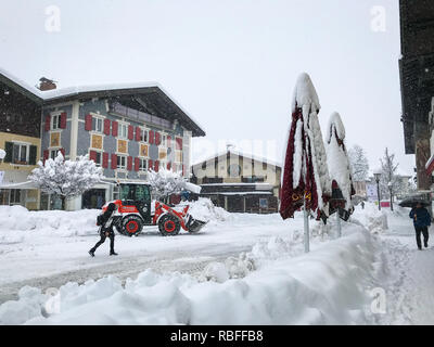 Munich, Bavière, Allemagne, le 10 janvier 2019. Un blizzard passe au-dessus de l'Allemagne du sud, couvrant la région de neige et de prévenir un grand nombre de personnes de voyager. Credit : Nicole verre / Alamy Live News. Banque D'Images