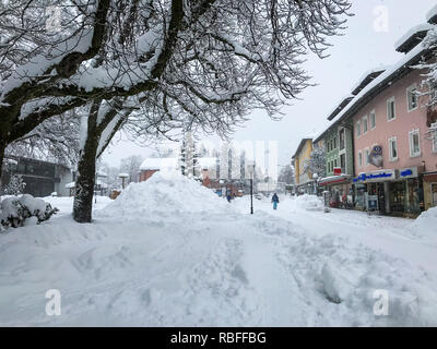 Munich, Bavière, Allemagne, le 10 janvier 2019. Un blizzard passe au-dessus de l'Allemagne du sud, couvrant la région de neige et de prévenir un grand nombre de personnes de voyager. Credit : Nicole verre / Alamy Live News. Banque D'Images