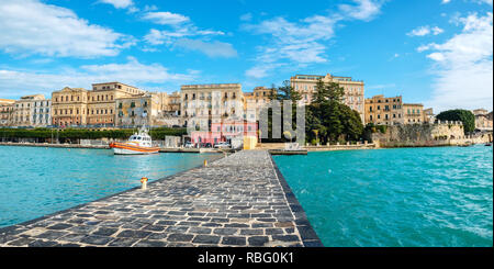 Quai Pierre et l''île d''Ortygie. Syracuse, Sicile, Italie Banque D'Images