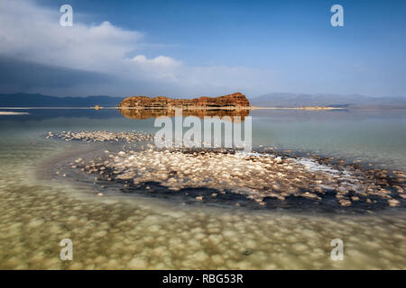 Près du bord de l'île, l'un de no.7 la petite île d'Orumieh Lac, mis sur le nord-ouest du lac Urmia Banque D'Images